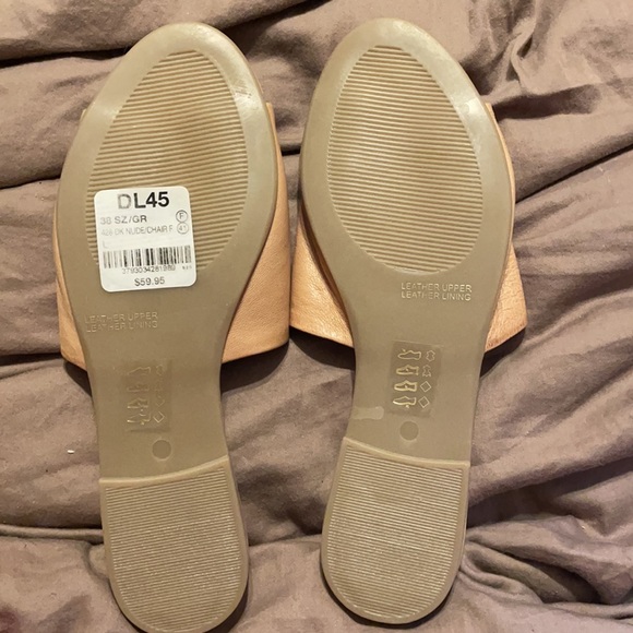 Le Château Nude Leather Slides - Picture 2 of 2